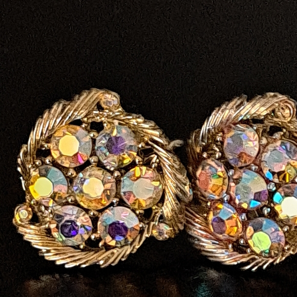 Antique earrings with elegant stone colors. - Picture 4 of 5